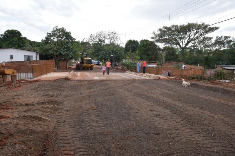 Foto da matéria Ponte do Laranjeiras recebe pavimentação