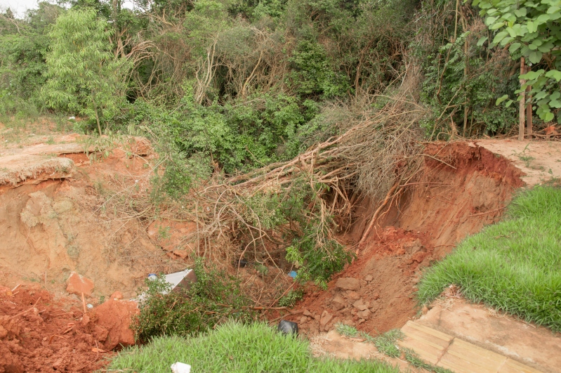 Foto da matéria Tempo bom permite avançar na recuperação de galerias e erosões