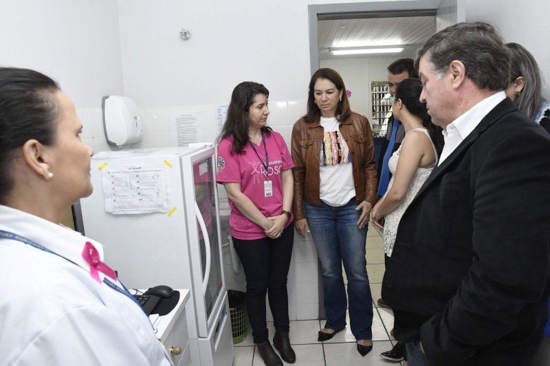 Foto da matéria Secretaria de Saúde entrega refrigeradores para conservar vacinas em 8 unidades