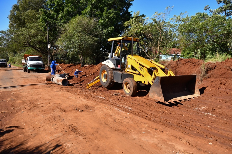 Foto da matéria Prefeitura inicia pavimentação de trecho da Avenida Olinda
