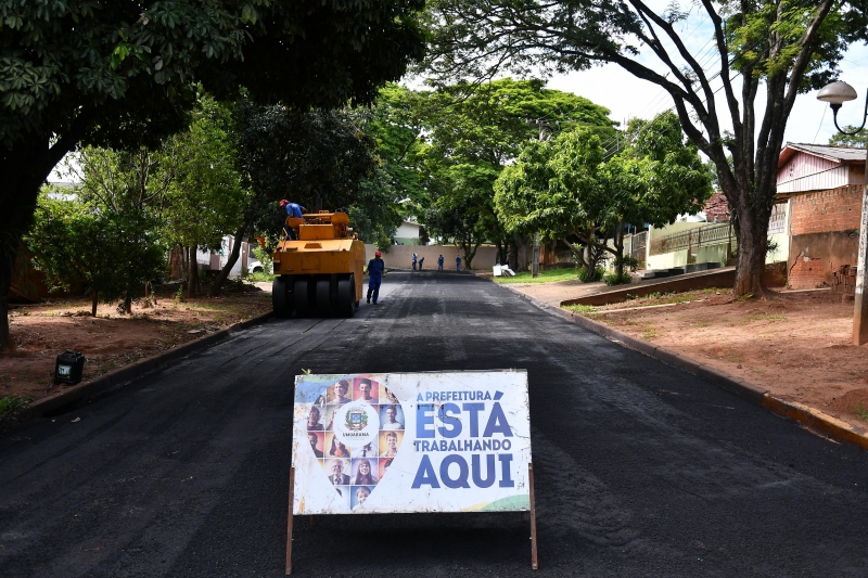 Foto da matéria Reperfilamento asfáltico melhora tráfego em vias centrais e nos bairros