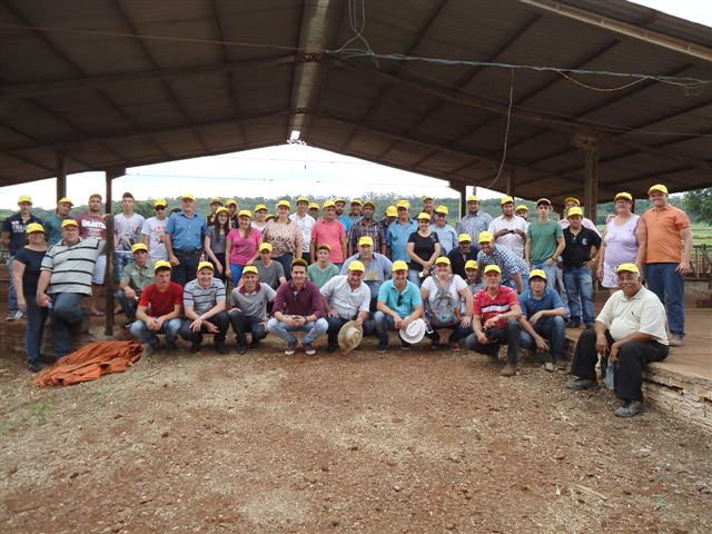 Foto da matéria Produtores de Umuarama conhecem mais sobre piscicultura em visita técnica