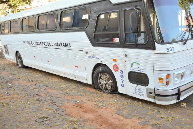 Foto da matéria Ônibus do transporte escolar municipal é alvo de vândalos