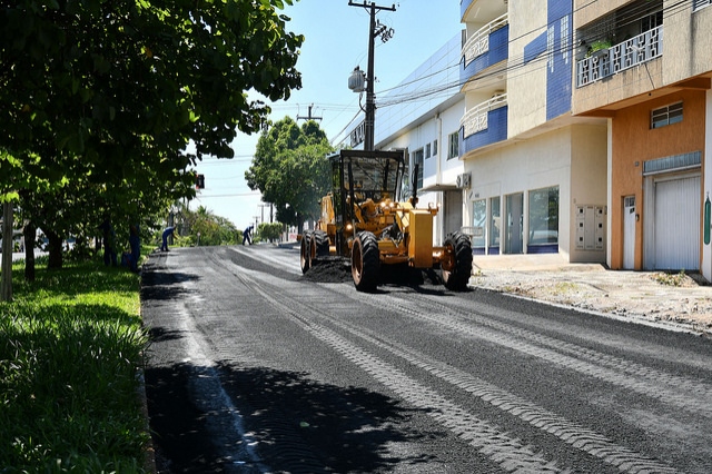 Foto da matéria Mais trechos da cidade recebem reperfilamento asfáltico