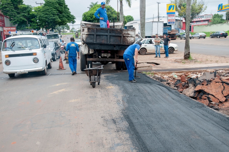 Foto da matéria Prefeitura avança recuperação do asfalto danificado pelas chuvas