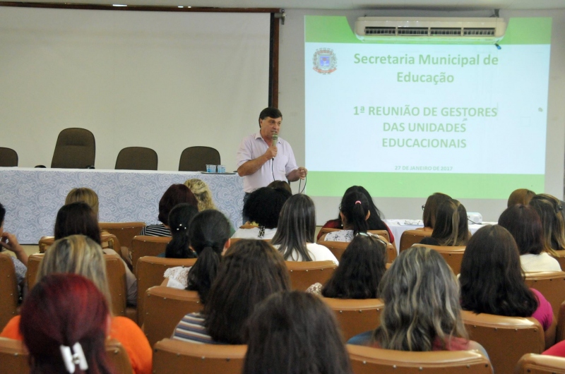 Foto da matéria Secretaria de Educação orienta gestores das unidades escolares