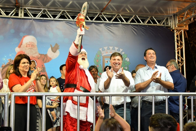 Foto da matéria Chegada do Papai Noel em Umuarama foi emocionante
