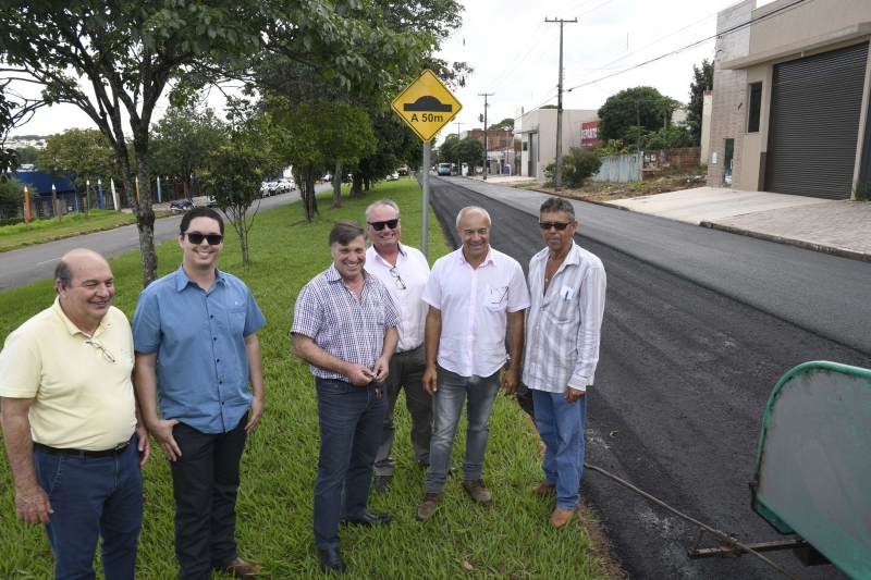 Foto da matéria Praticamente concluído o recapeamento asfáltico na Avenida Parigot de Souza