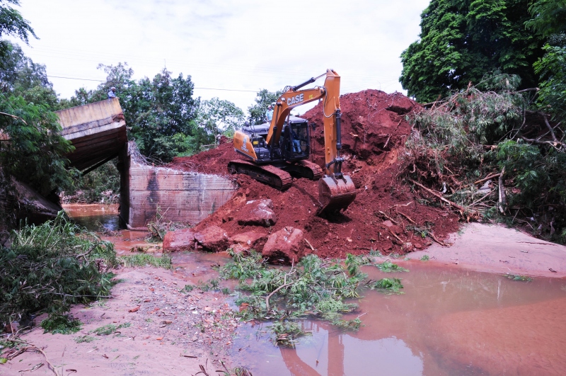 Foto da matéria Ponte do Laranjeiras é demolida e reconstrução inicia nos próximos dias
