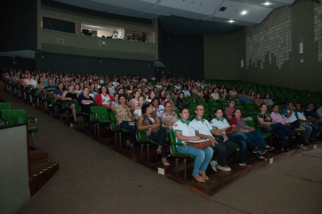 Foto da matéria Servidores das escolas e creches recebem formação visando volta às aulas