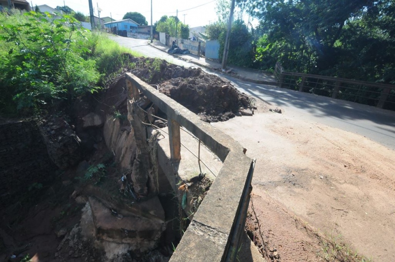 Foto da matéria Trânsito será bloqueado na segunda para início da nova ponte do Petrópolis