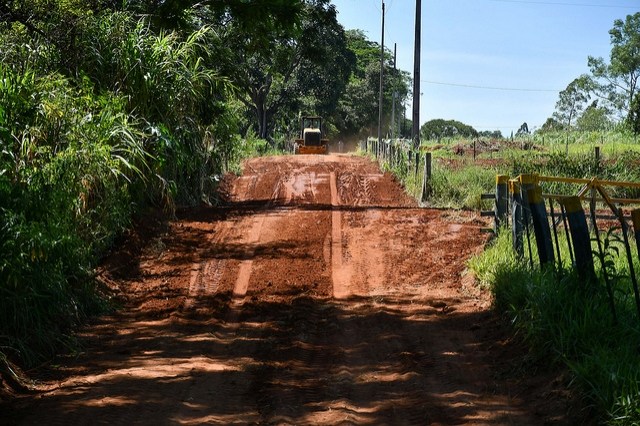 Foto da matéria Prefeitura mantém cuidado constante com conservação de estradas rurais