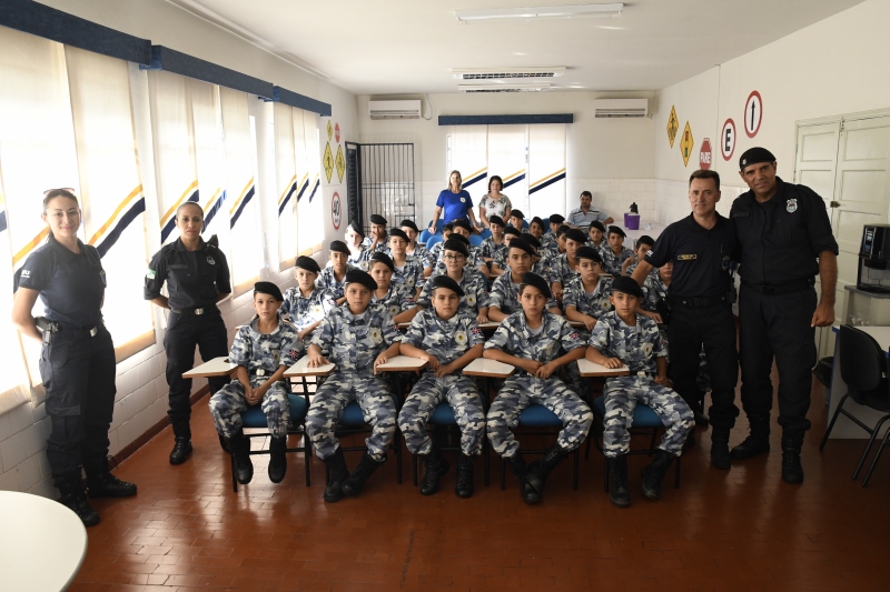 Foto da matéria GMU recebe a Guarda Mirim de Altônia para visita