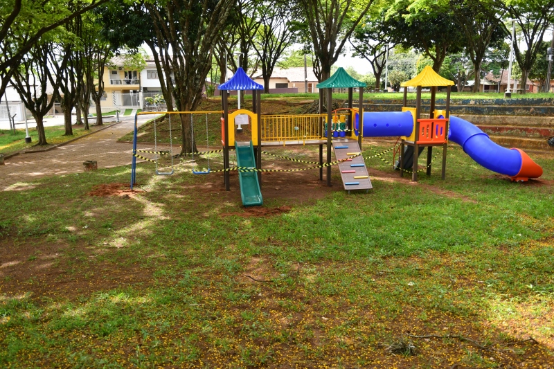 Foto da matéria Praças Sete de Setembro e Manuel Bandeira ganham novos parquinhos infantis