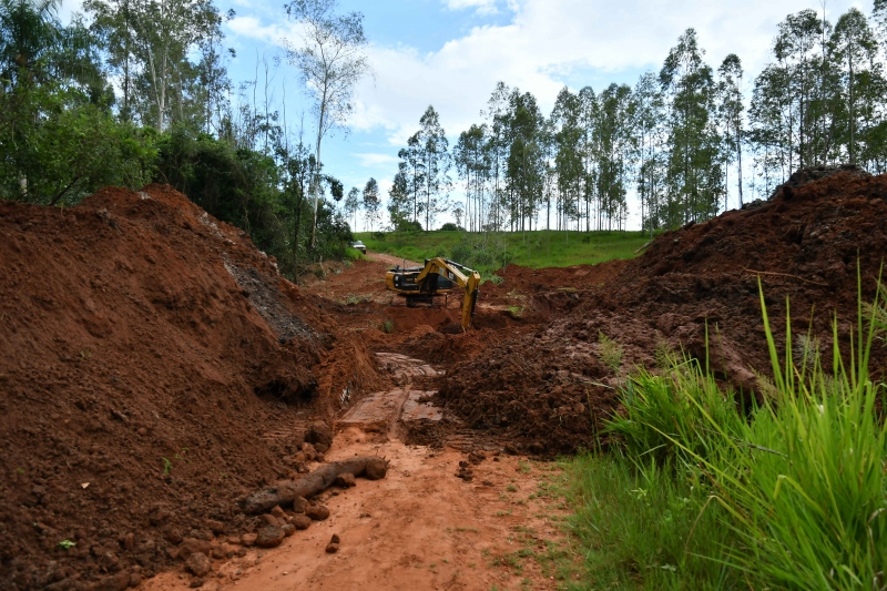 Foto da matéria Prefeitura inicia construção de ponte em concreto na Estrada Esperança
