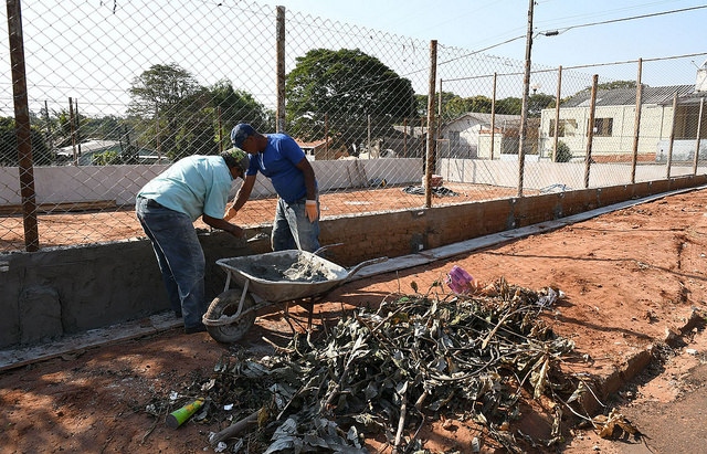 Foto da matéria Prefeitura revitaliza quadra de esportes do Parque D. Pedro