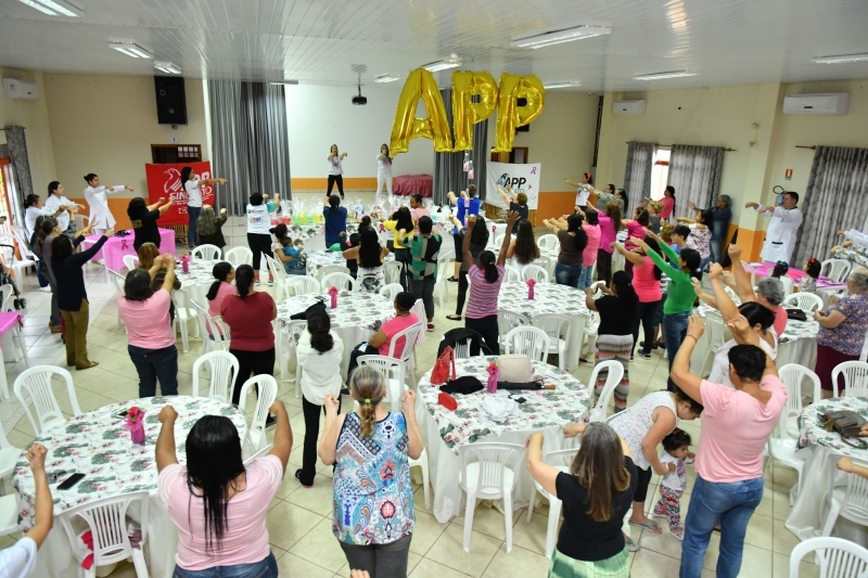 Foto da matéria Campanha Outubro Rosa reuniu mulheres da UBS do Ouro Branco