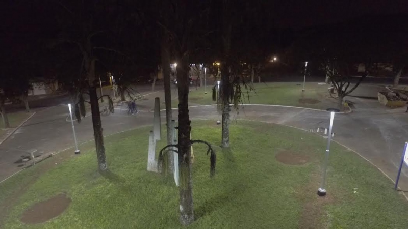 Foto da matéria Prefeitura ilumina rua do P. Dom Pedro e troca luminárias da Praça Tamoio
