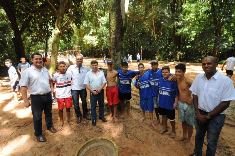 Foto da matéria Dezenas de crianças aproveitam  colônia de férias do PELC no bosque