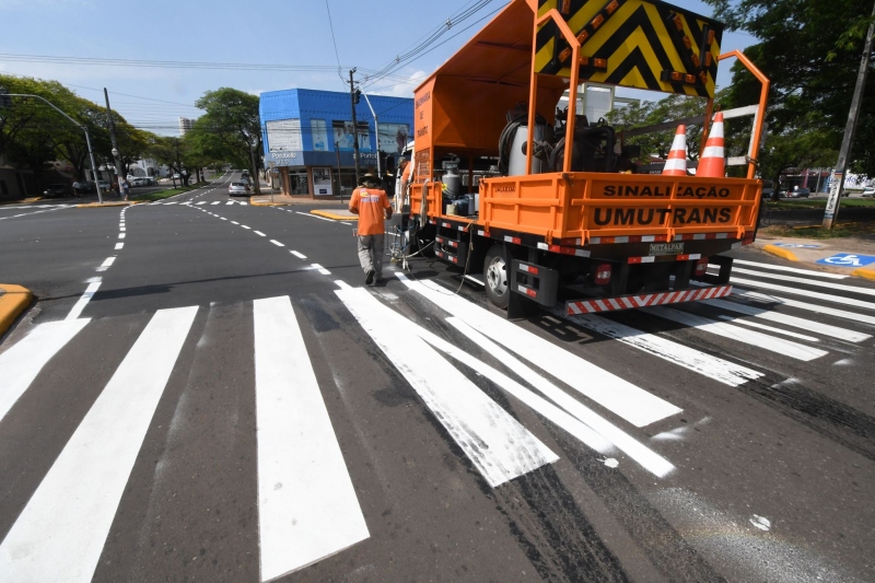 Foto da matéria Cruzamento de grande movimento na Av. Castelo Branco recebe sinalização