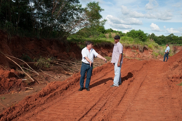 Foto da matéria Pozzobom visita obras em galerias no Parque Industrial 3A