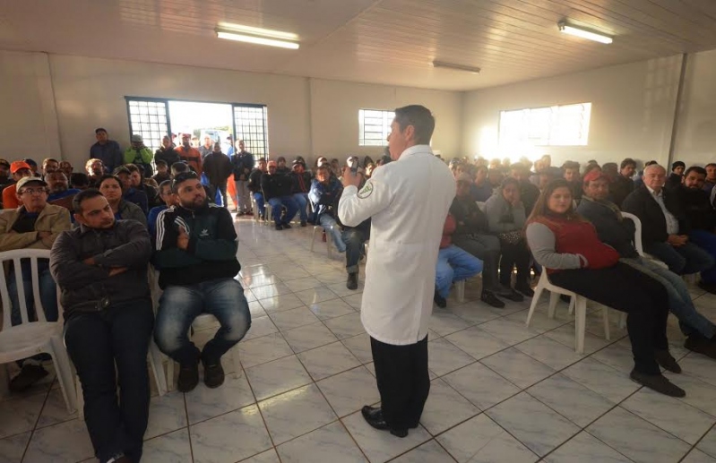 Foto da matéria Servidores municipais do pátio recebem orientação sobre saúde