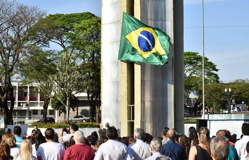 Foto da matéria Ato cívico abre a Semana da Pátria na Praça Santos Dumont