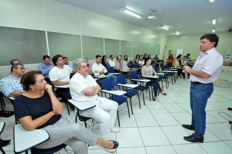 Foto da matéria Secretaria da Saúde e prefeito discutem com médicos melhorias no atendimento