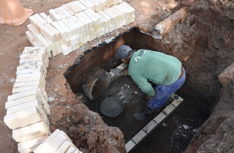 Foto da matéria Ponte do Petrópolis recebe galerias pluviais e calçada