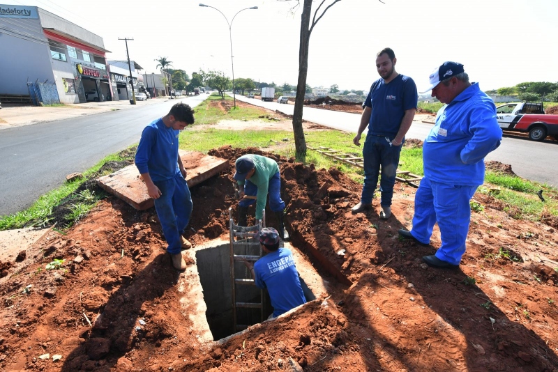 Foto da matéria Tubulação do poliesportivo está sendo recuperada