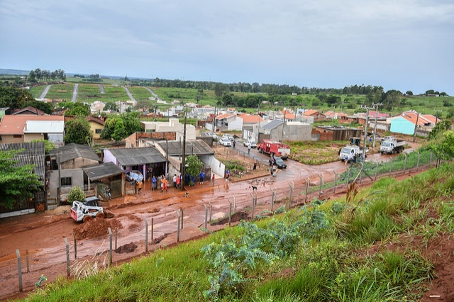 Foto da matéria Prefeitura recupera rua atingida por enxurradas no entorno do aeroporto
