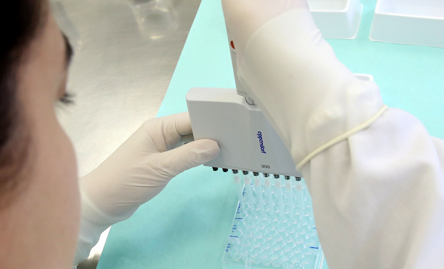 teste covid em laboratório