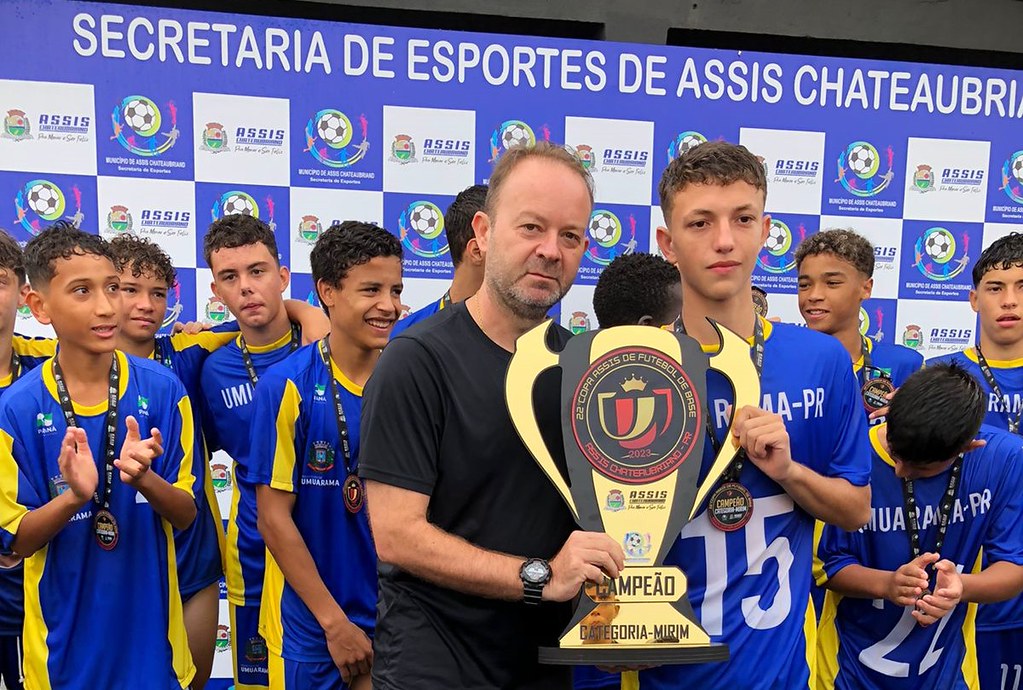 Ver notícia Equipe de Umuarama é uma das campeãs da Copa Assis de Futebol, que teve 54 times