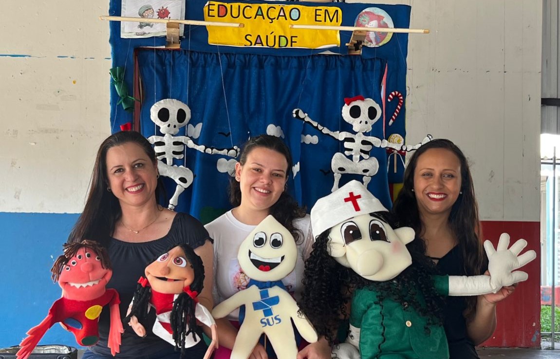 Equipe da saúde visita escola para falar da vacina