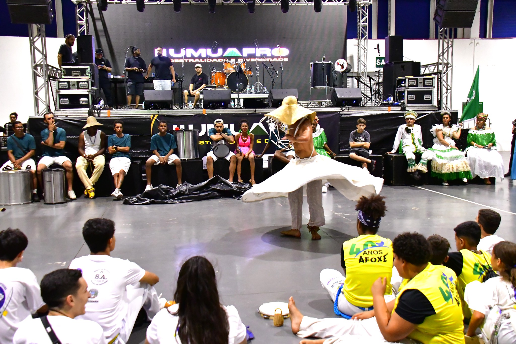 apresentação cultural de dança durante o festival umuafro