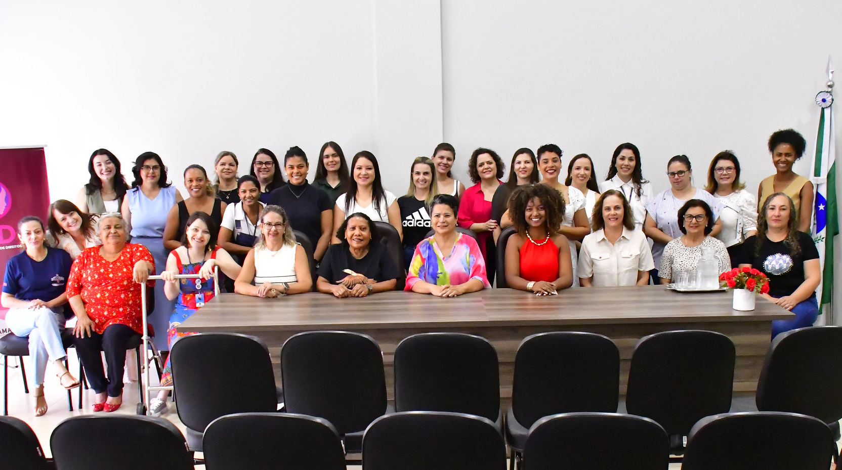 conselheiras empossadas no conselho da mulher posam para foto