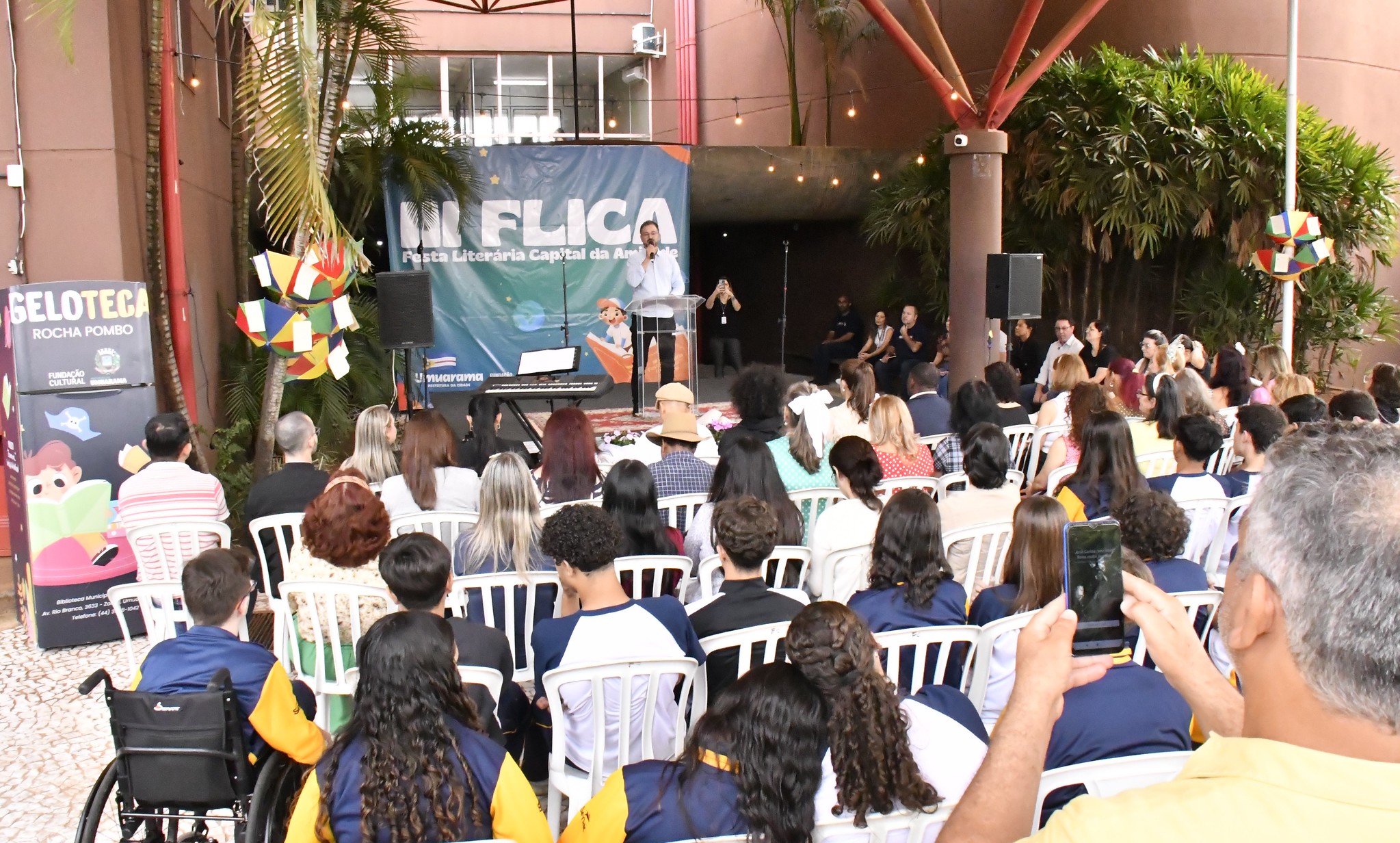 abertura no evento no hall da fundação cultural
