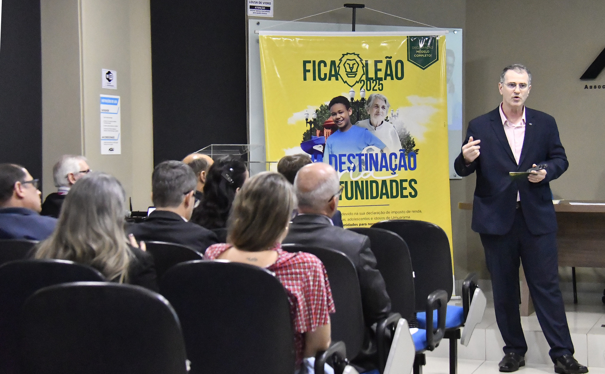 Delegado da Receita Federal fala para os contadores e público em geral