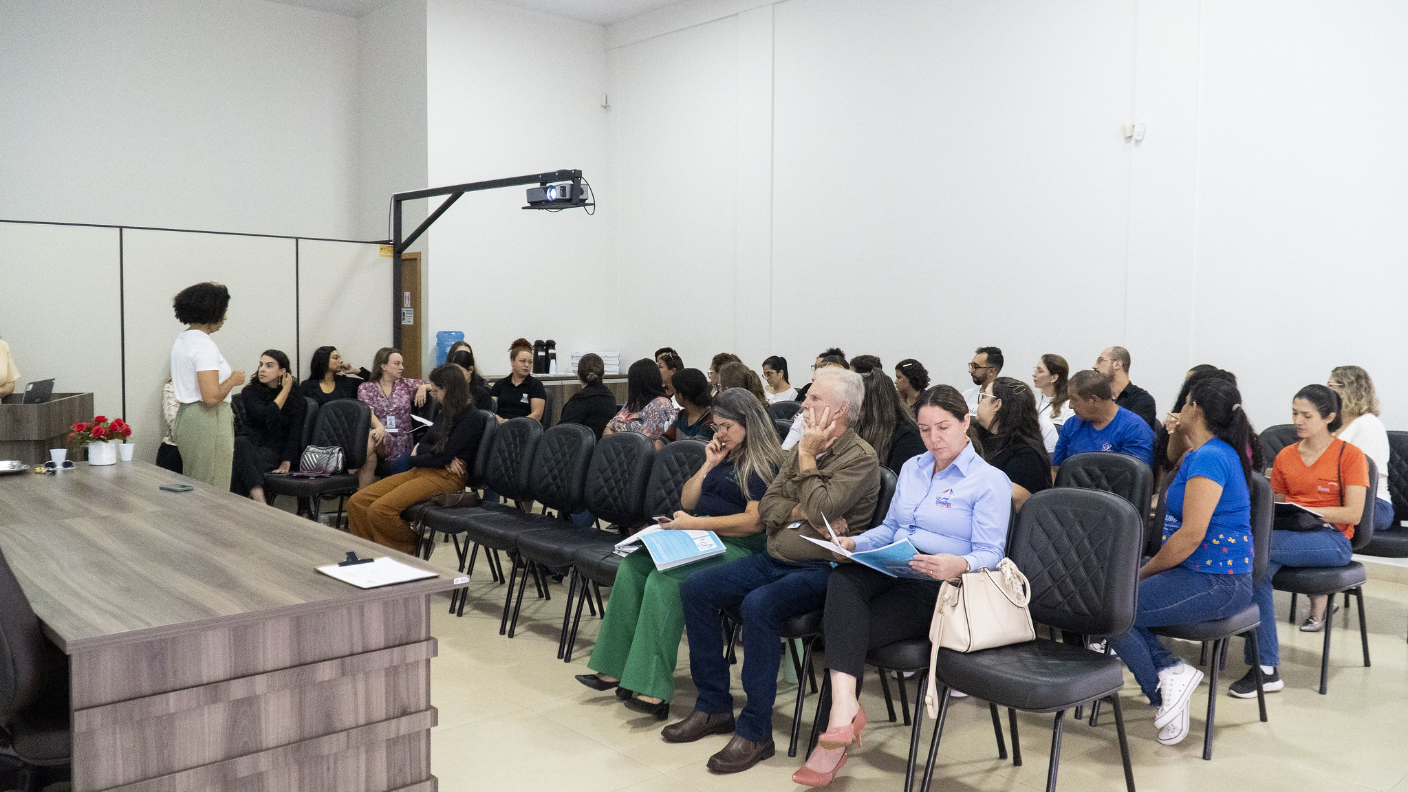 imagem da reunião no auditório