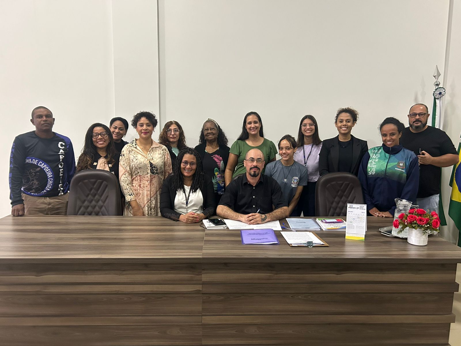 Diretoria e participantes da primeira reunião do Compir