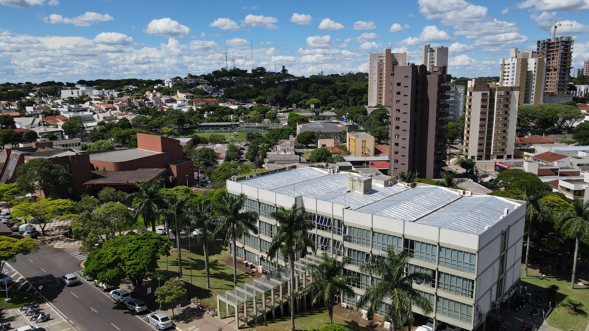imagem aérea da prefeitura de umuarama