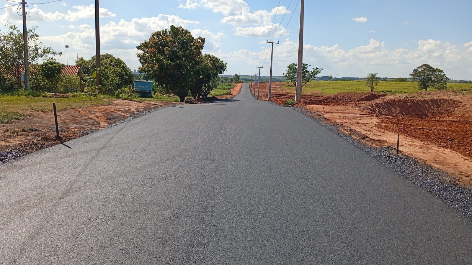serviço de pavimentação da estrada rural