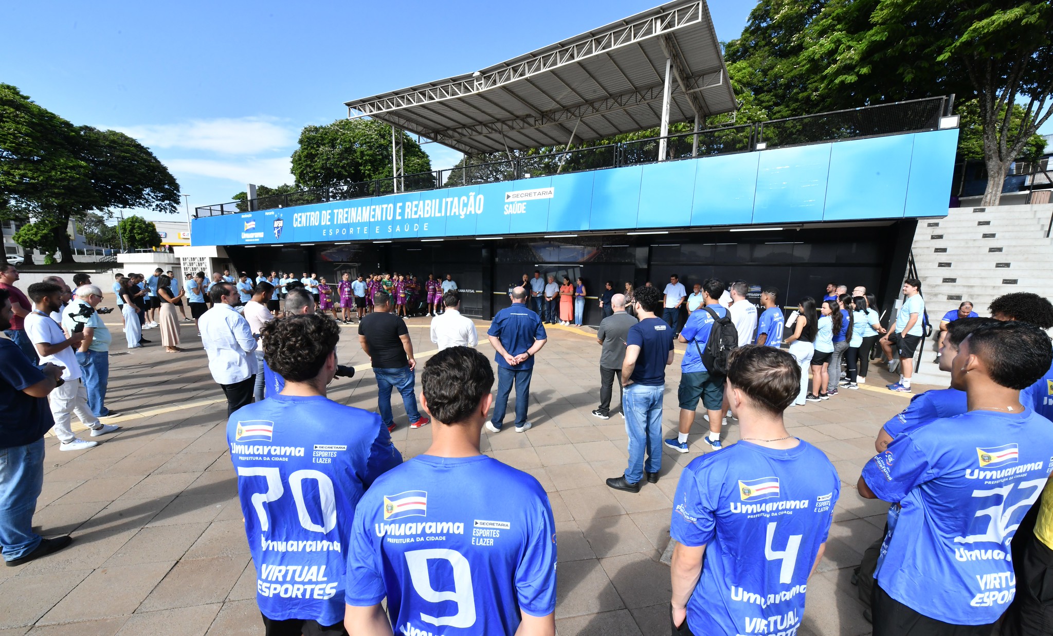Inauguração do centro de treinamento e reabilitação na praça santos dumont