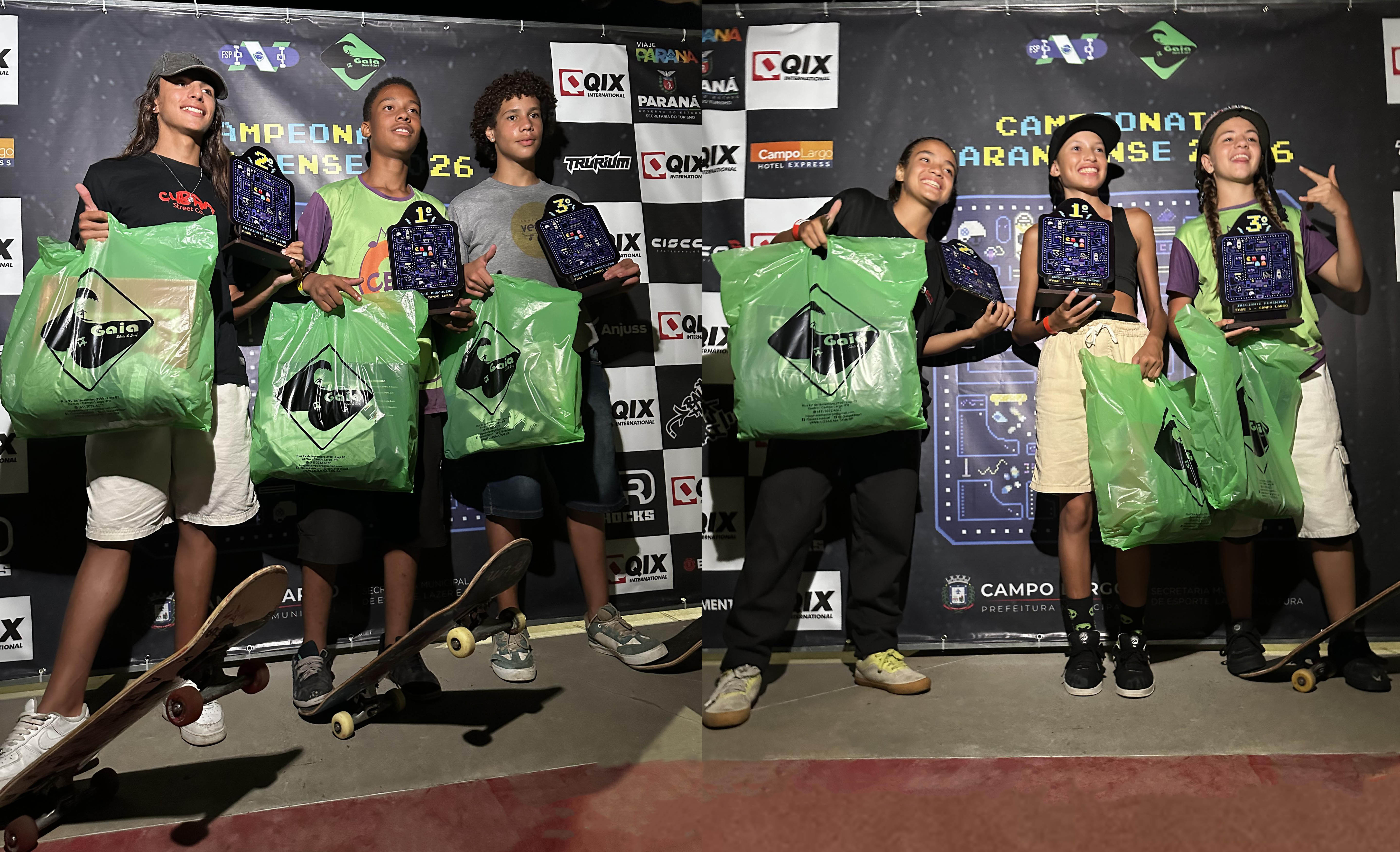 atletas de skate recebem premiação no pódio da competição