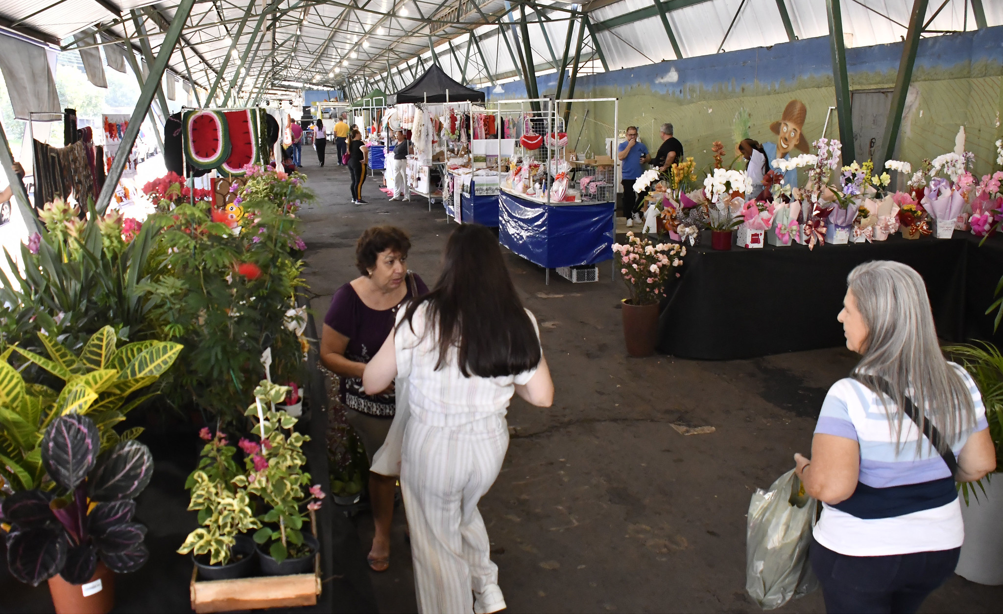 Ver notícia Feira especial terá flores, artesanato e praça de alimentação para homenagens