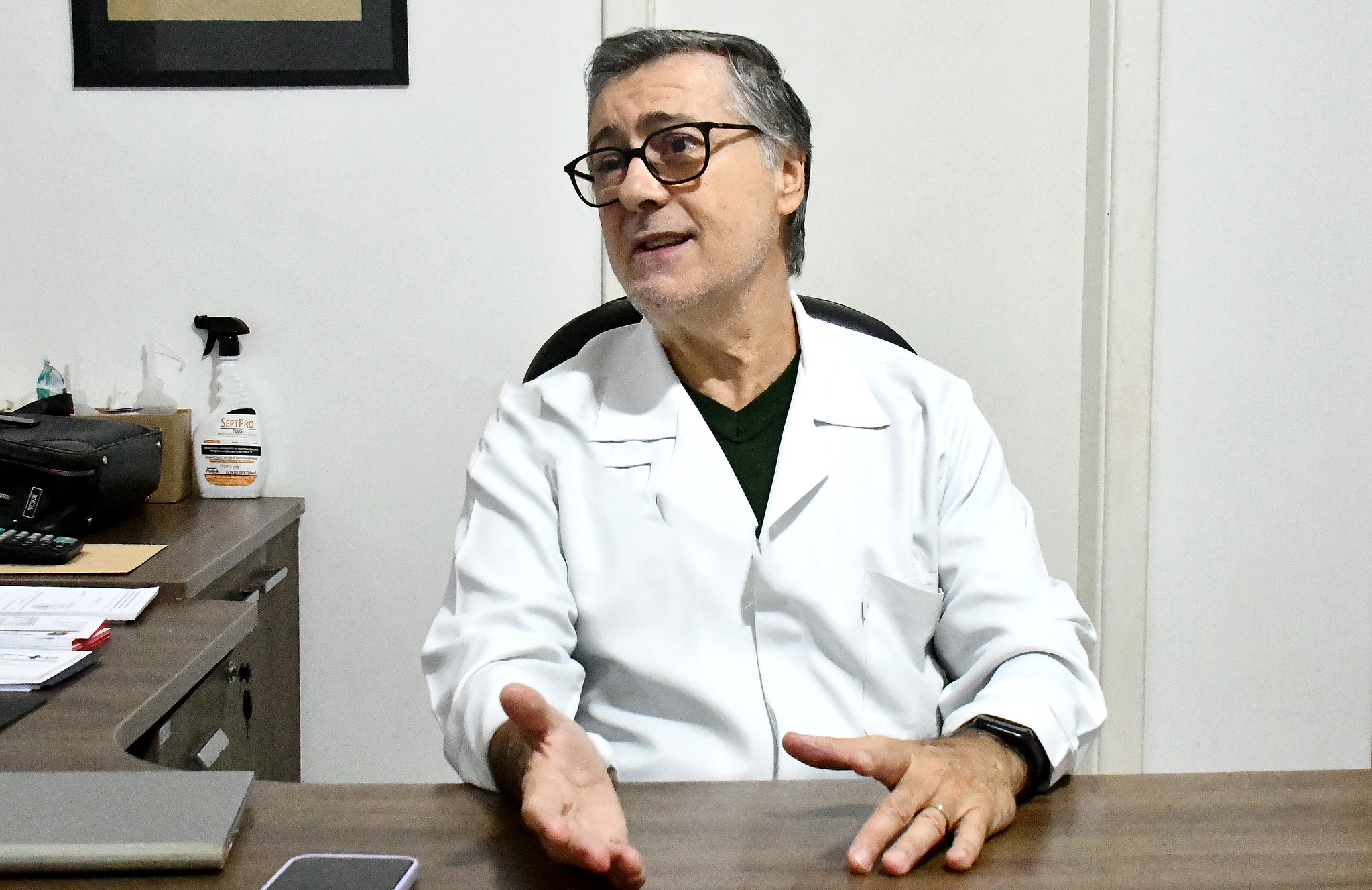 O médico Ricardo Delfino Perci, infectologista do Ambulatório de Infectologia Municipal de Umuarama