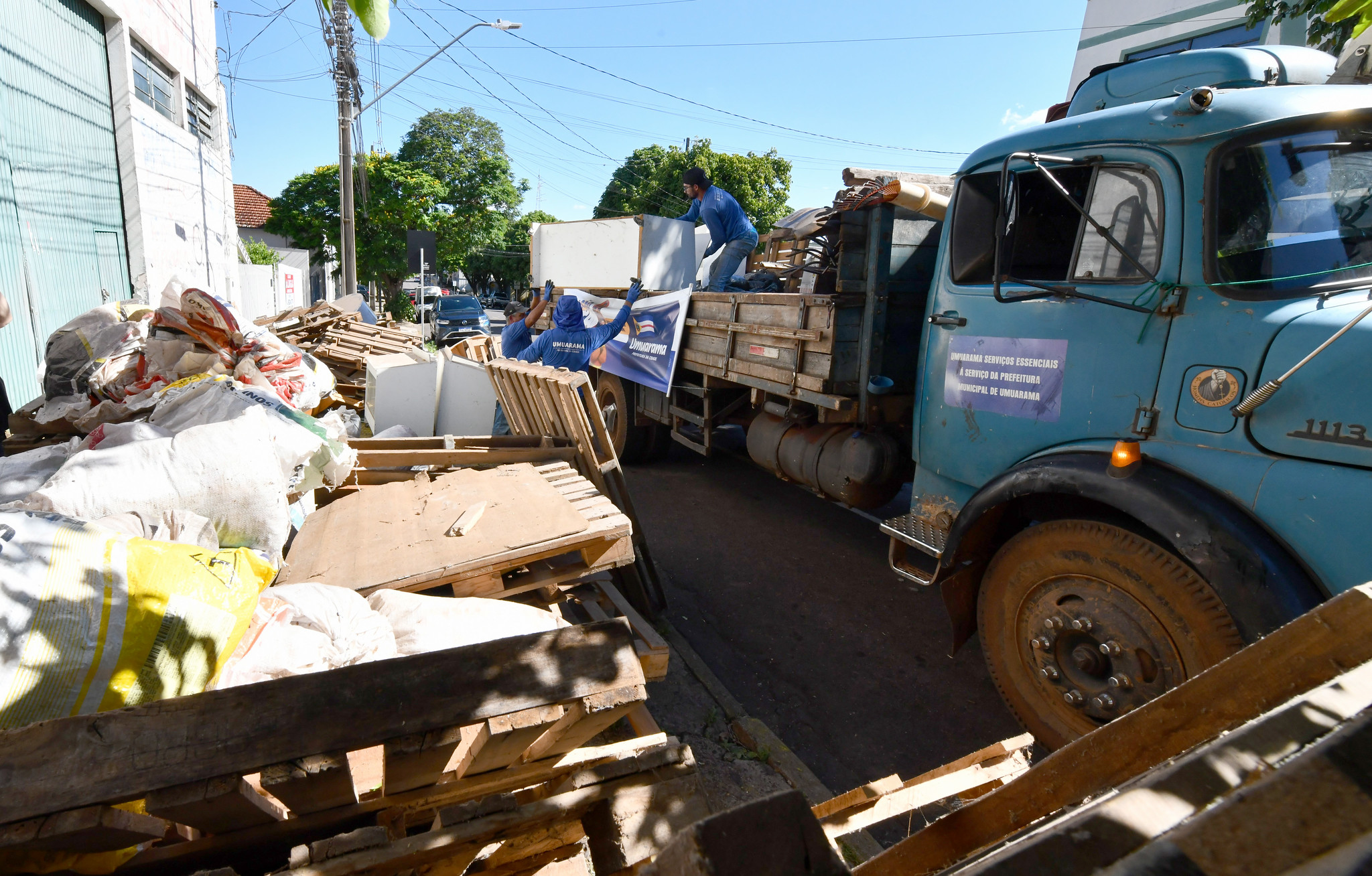 Ver notícia ‘Bota-fora’ avança pela cidade com 300 toneladas de materiais coletados