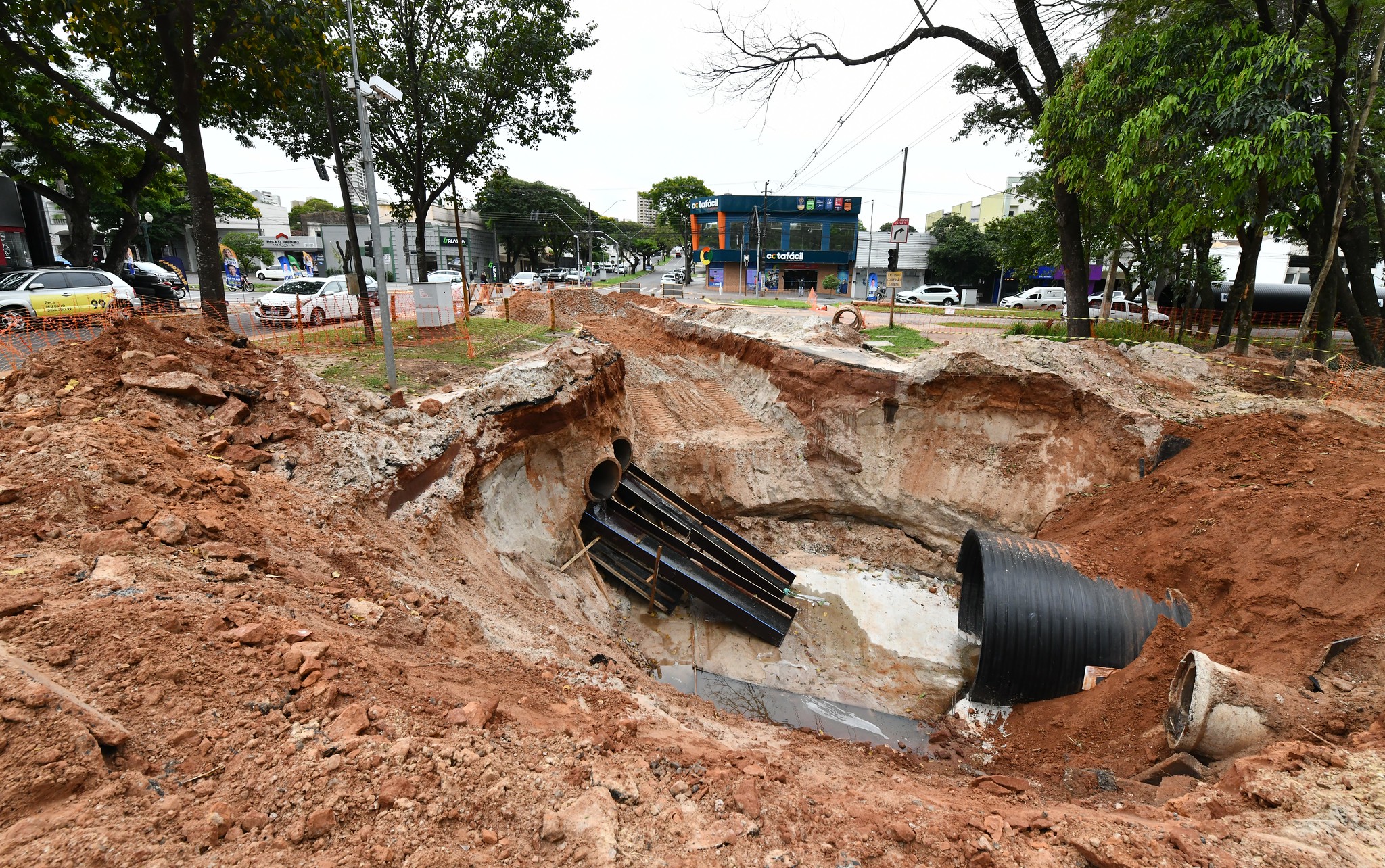 Ver notícia Chuvas atrasam obras, mas implantação da megaobra de drenagem avança
