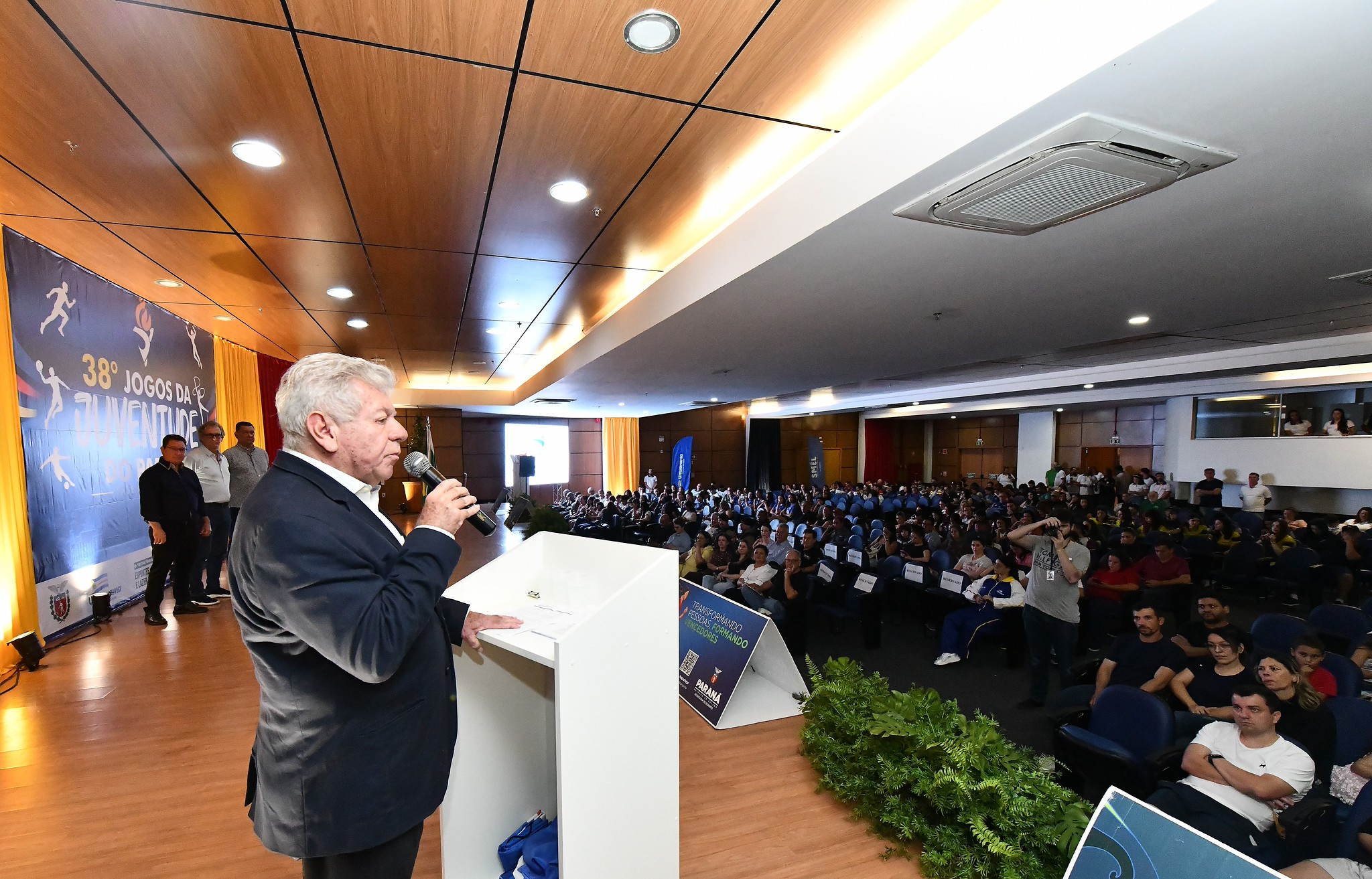 prefeito discursa na abertura dos jogos
