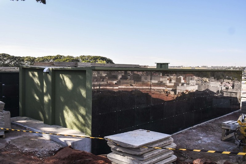Foto da matéria Iniciada construção da etapa final do gavetário no Cemitério Municipal